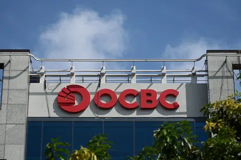 Pengguna aplikasi OCBC akan dapat mengimbas kod QR Weixin Pay (WeChat Pay) dan membuat pembayaran kepada pedagang di China menjelang suku pertama 2026. 