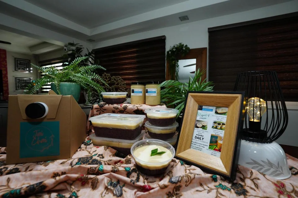 Guru dan personaliti memasak, Cef Siti Mastura Alwi mengatakan bahawa gabungan pulut hitam dan pengat durian Attap Flavors tidak terlalu manis dan sesuai apabila dipadankan.