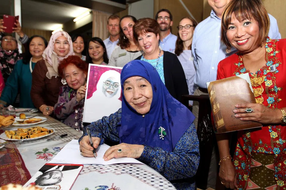 puan Noor Aishah Salim, yusof ishak secondary school, Halimah Yacob