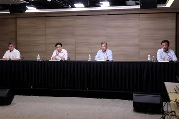 ATURAN BARU: Aturan baru bagi pengunjung yang memasuki Singapura melalui VTL diumum di sidang media Pasukan Bertindak Berbilang Kementerian (MTF) bagi Covid-19 semalam. Ia akan dilaksanakan mulai 11.59 malam pada 14 Mac ini. - Foto MCI