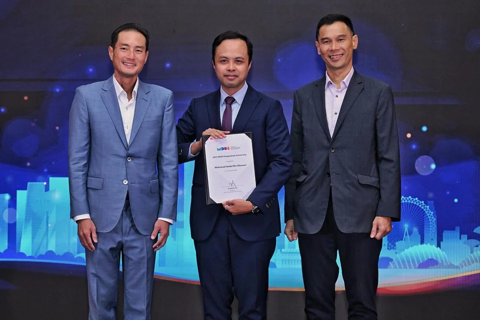 Singapura, Kementerian Penerangan dan Pembangunan Digital, MDDI, biasiswa,  Majlis Biasiswa Keluarga MDDI, Agensi Keselamatan Siber, CSA, Agensi Teknologi Pemerintah, GovTech, Penguasa Pembangunan Infokom Media, IMDA, Lembaga Perpustakaan Negara, NLB
