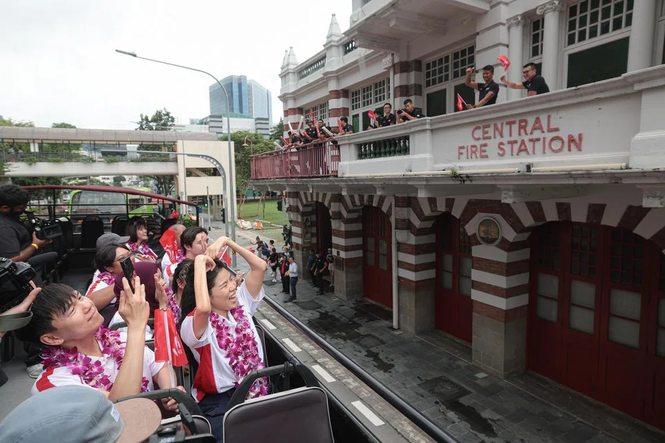 Konvoi yang membawa kontinjen atlet para yang bertanding dalam Paralimpik Paris bergerak dari Kallang, ke Chinatown, Orchard Road, Serangoon Road dan Victoria Street sebelum pulang ke Hab Sukan Singapura.