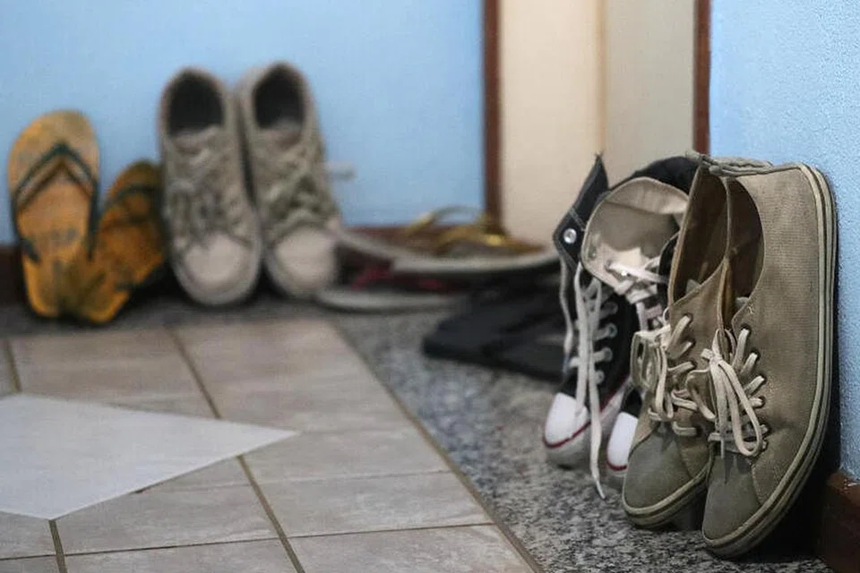 JADIKAN PAMERAN: Muzium London telah meminta agar warga London mendermakan barang peribadi dan objek untuk mengingati kehidupan dalam keadaan sekatan pergerakan. 