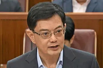 ENCIK HENG SWEE KEAT: Sikap berjimat yang dilaksanakan pemerintah sebelum ini telah dapat membangunkan rizab dan mengeluarkan sebahagian pulangannya untuk digunakan dalam perbelanjaan negara.