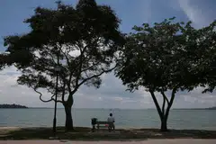 Warisan Puteri, N.Sembilan, Menggenggam Masalalu, sajak 