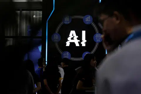 LANGKAH TANGANI MAKLUMAT PALSU: Kod tatalaku antarabangsa perlu disediakan bagi mengawasi penyebaran maklumat palsu dan bersifat kebencian yang boleh mencetus keburukan kepada dunia. 