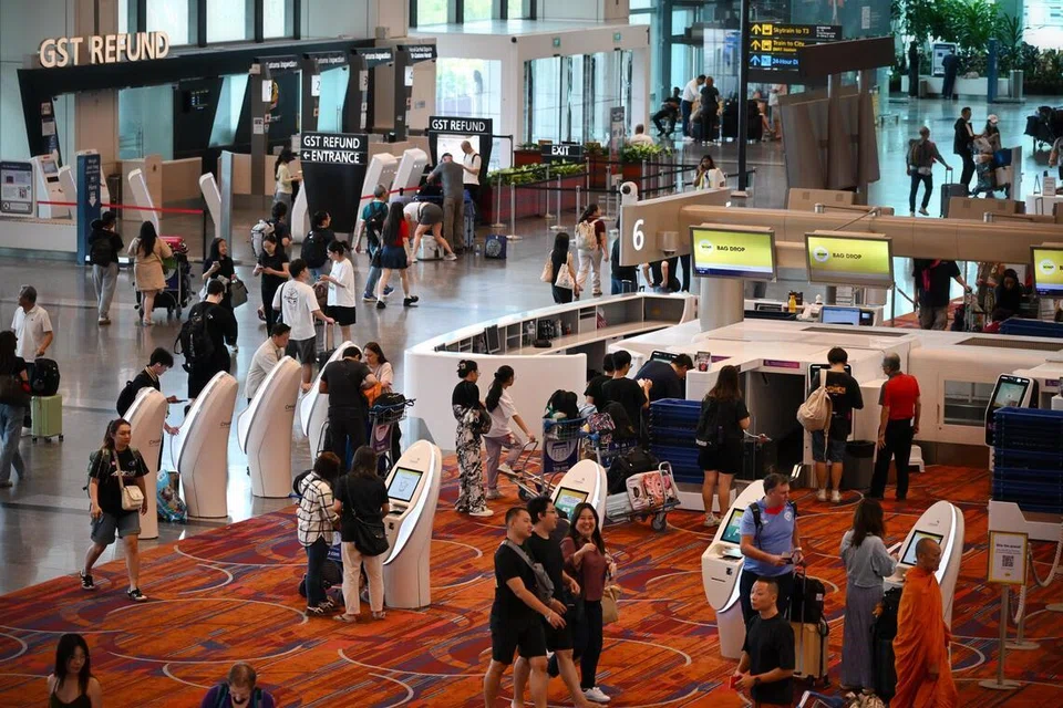 China, indonesia, malaysia, lapangan terbang changi, pasaran utama, rekod penumpang