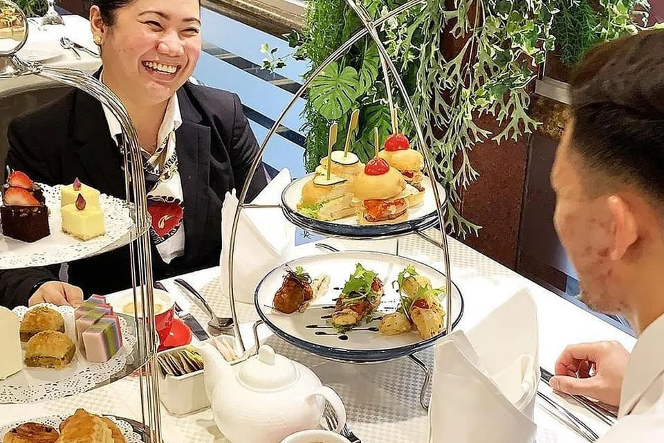 PERKENAL KONSEP BARU: Royal Parl Meat & Dine ini dibuka oleh Encik Ali Abbas bagi mengimbangi kemerosotan restoran-restorannya yang lain. - Foto ROYAL PALM MEAT & DINE