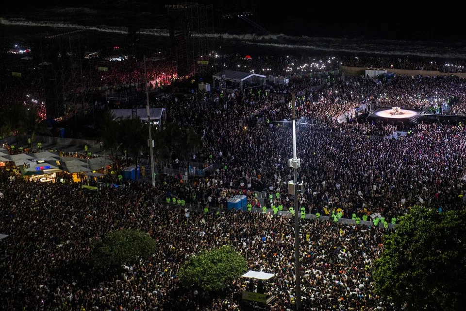 lady gaga, concert, brazil, 2 million, bomb