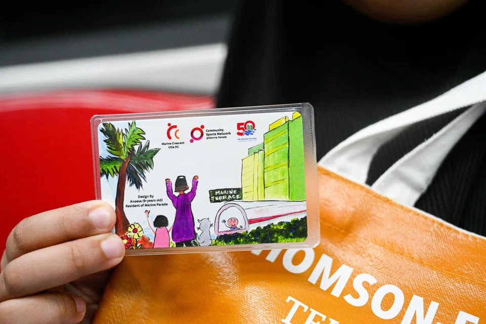 Nur Aneesa Inshirah Muhammad Yazzid, 9 tahun, menghasilkan ilustrasi stesen MRT Marine Terrace berhampiran flat HDB pada kad ez-link. 