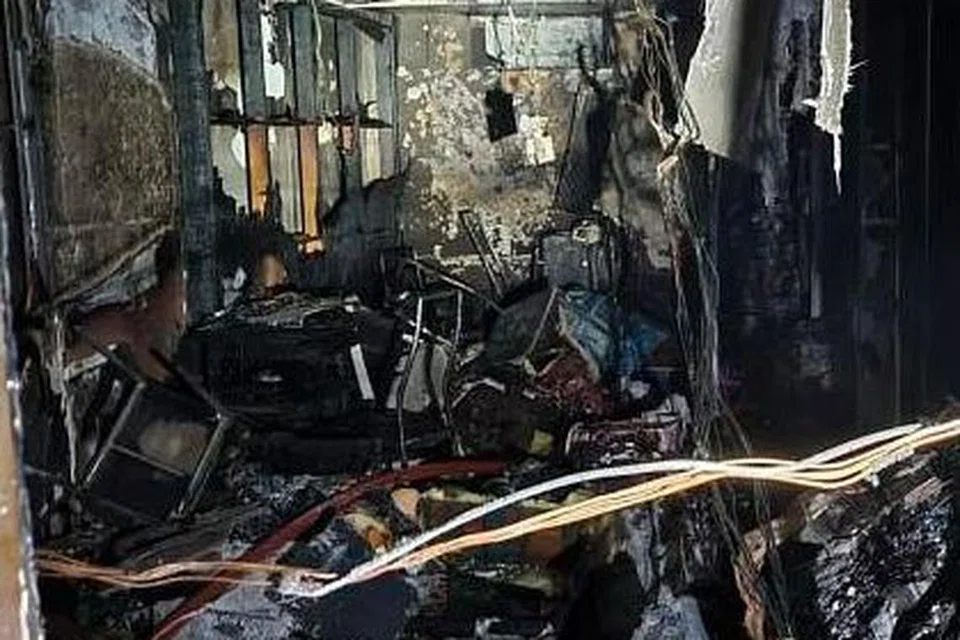 Kebakaran berlaku di sebuah unit flat di Blok 76 Lorong Limau sekitar 2.30 pagi pada 6 Mei. Seluruh unit di tingkat enam itu musnah dan dua lagi penghuni rumah itu telah dibawa ke Hospital Besar Singapura untuk rawatan lanjut. 