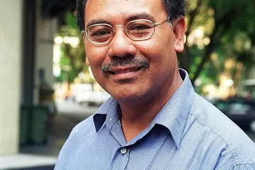 ALLAHYARHAM KADIR PANDI: Menerima Hadiah Sastera (Penghargaan) MBMS pada 1995 dan Hadiah Sastera MBMS pada 2009.