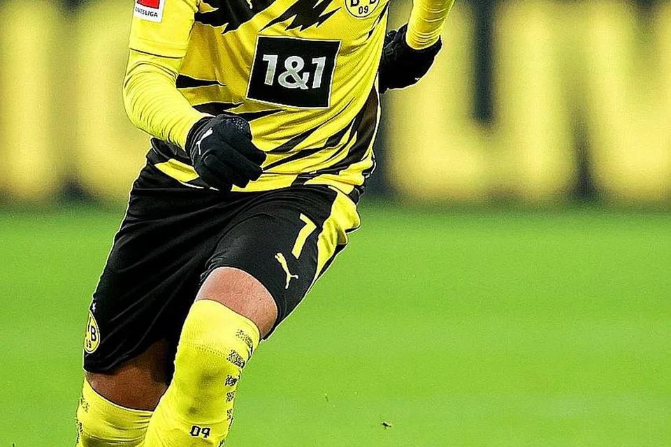 PENUH POTENSI: Baru berusia 21 tahun, namun potensinya menyerlah. Justeru, Manchester United sanggup bayar Borussia Dortmund £73 juta untuk mendapatkan khidmat Jadon Sancho. - Foto EPA-EFE