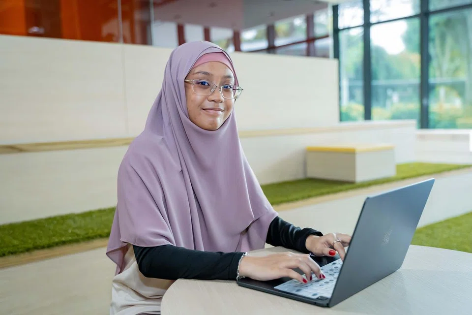 Hasrat masa depan Cik Syakirah adalah untuk menyambung pengajian dalam bidang sains politik dan berkhidmat dalam sektor awam, menjadi jambatan untuk menghubungkan pelbagai budaya.