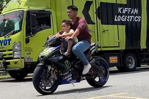 JALAN CERITA TIDAK DIKEMBANGKAN: Remp-It 2, yang menggandingkan Farid Kamil dengan anak kandungnya, Muhammad, menang dari segi isu hubungan bapa dan anak yang disatukan semula, tetapi sayangnya perihal ini kurang diperluas. - Foto FKX FILM