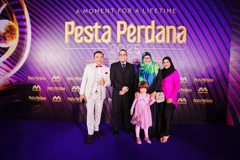 Barisan pelakon bagi drama bersiri, ‘Bara’, yang mula ditayangkan pada lewat 1999 hingga 2004, (dari kiri) Khairudin Samsudin, Zan Sofiyan, Fidi Hassim dan anaknya, serta Elyani Hanim Mohamed.