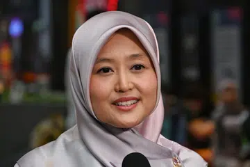Menteri Negara (Penerangan dan Pembangunan Digital merangkap Kesihatan), Cik Rahayu Mahzam, berkata pengguna dalam talian Singapura, termasuk masyarakat Melayu/Islam, boleh meraih manfaat daripada mengetahui rangka kerja keselamatan sedia ada oleh syarikat media sosial bagi memastikan keselamatan dalam talian mereka terjaga.