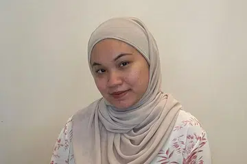 PELANGGAN BERTAMBAH: Menurut Cik Nur Irfarhanah Rostam, Eksekutif HR, Iffah Muslimah Hair & Beauty Salon, salon itu menyaksikan kenaikan 10 peratus hingga 20 peratus pelanggan sewaktu cuaca panas ini. - Foto ihsan NUR IRFARHANAH ROSTAM
