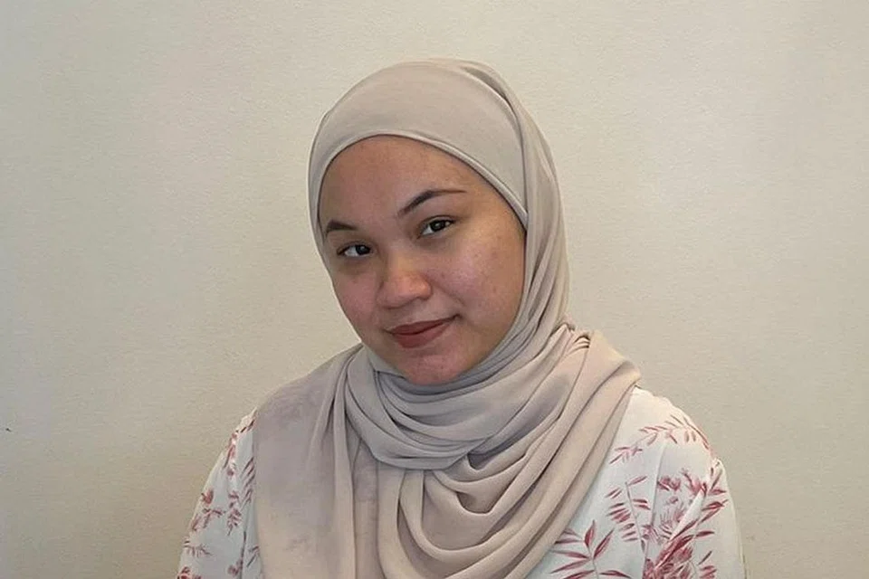 PELANGGAN BERTAMBAH: Menurut Cik Nur Irfarhanah Rostam, Eksekutif HR, Iffah Muslimah Hair & Beauty Salon, salon itu menyaksikan kenaikan 10 peratus hingga 20 peratus pelanggan sewaktu cuaca panas ini. - Foto ihsan NUR IRFARHANAH ROSTAM