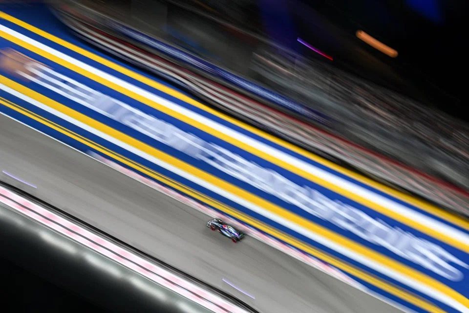 Pemandu RB, Yuki Tsunoda, kelihatan beraksi semasa pusingan kelayakan perlumbaan Grand Prix (GP) Formula Satu (F1) di Singapura pada 21 September 2024.