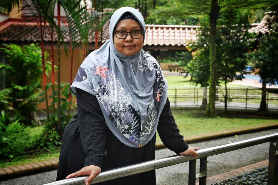 ATASI GANGGUAN BIPOLAR: Cik Fauziah Aman kini seorang penolong kerja sosial serta pakar sokongan rakan sebaya di pusat pemulihan Persatuan Kesihatan Mental Singapura (SAMH) Group Homes.
