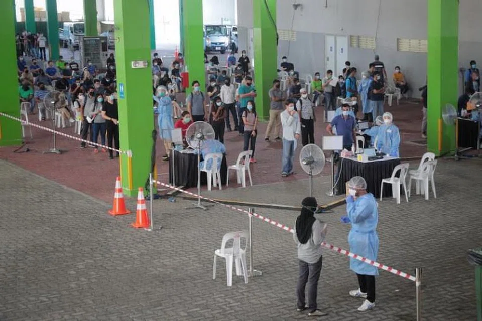 Ujian dilakukan sebagai sebahagian daripada usaha pengujian masyarakat yang diperluas semasa fasa kedua pembukaan semula Singapura setelah pemutus rantaian jangkitan. 