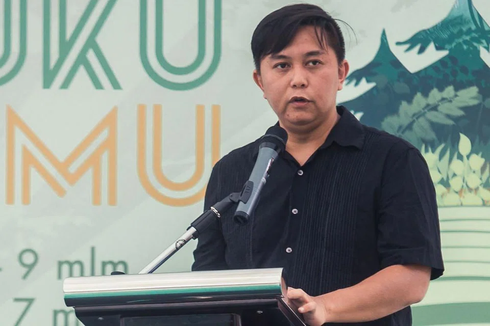 Encik Farihan Bahron, penulis dan pengasas syarikat penerbitan Unggun Creative