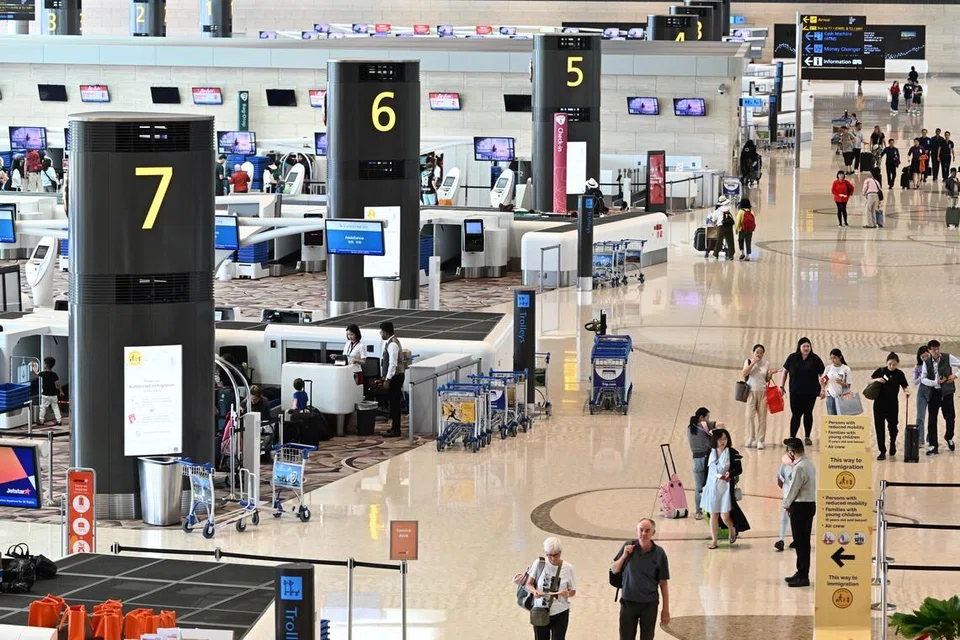 Changi,  Lapangan Terbang Terbaik Dunia 2026 Lapangan Terbang Changi, Skytrax 2026, World’s Best Airport, Changi Airport Group, Yam Kum Weng, Crowne Plaza Changi, Terminal 5 Changi, Pelancongan Singapura, pecah rekod