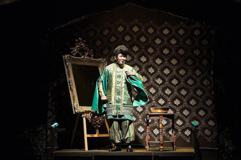 INGIN MENCUBA: Setelah sekian lama terlibat dalam drama televisyen, Jeff Catz kini mencuba pementasan teater pula. - Foto JACK YAM FOR ESPLANADE