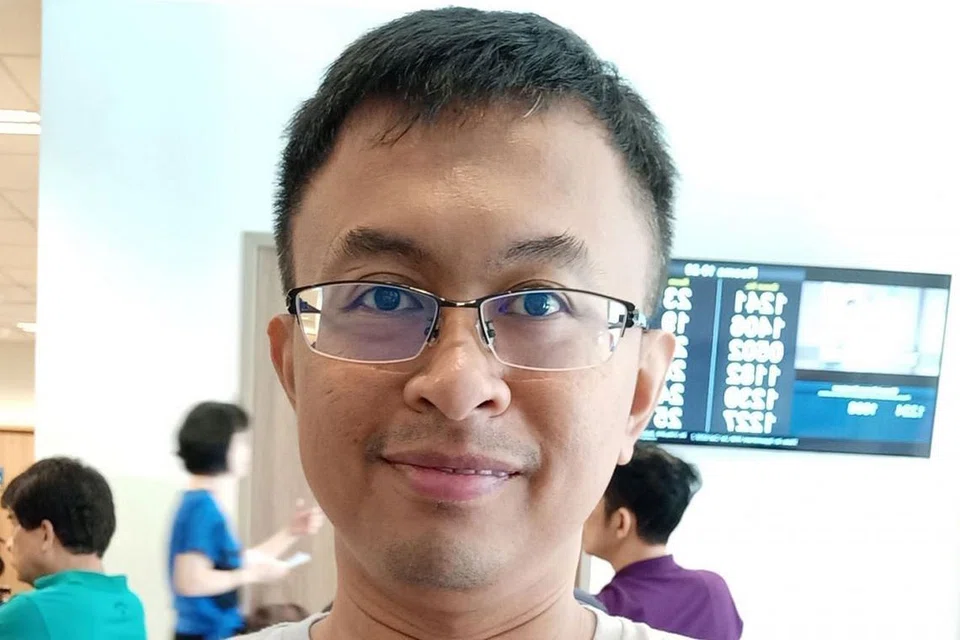 Encik Amirul Hairi Rawi, 37 tahun, seorang peguam yang membeli flat HDB lima bilik di Bukit Timah
