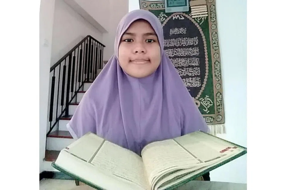 PERBAIKI HAFALAN: Alisyah menyertai program tahfiz di Darul Quran Singapura Masjid Kampung Siglap (DQSMKS) bagi memperbaiki hafalan Al-Qurannya. - Foto ihsan ALISYAH DOAD ABDUL RASHEED DOAD