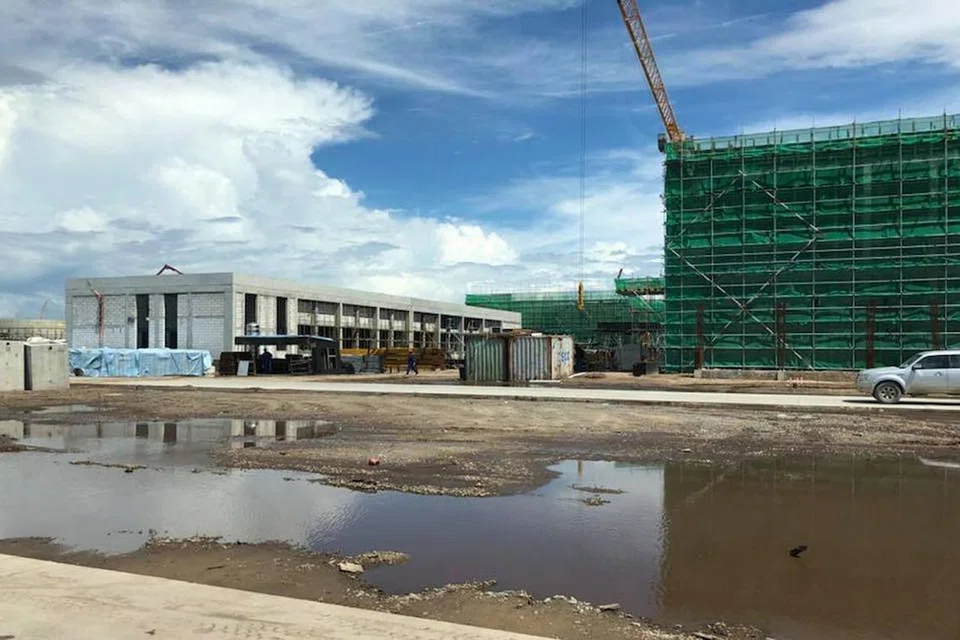 PEMBANGUNAN DI PULAU MUARA BESAR: Loji penapisan minyak dan aromatik di Pulau Muara Besar, sebuah pulau terpencil di timur laut Brunei. Kompleks Penapisan Minyak dan Kompleks Aromatik Hengyi kini merupakan salah satu projek pembangunan paling penting dalam bidang ekonomi dan perdagangan antara China dan Brunei. - Foto Facebook MARK N. MISSION 