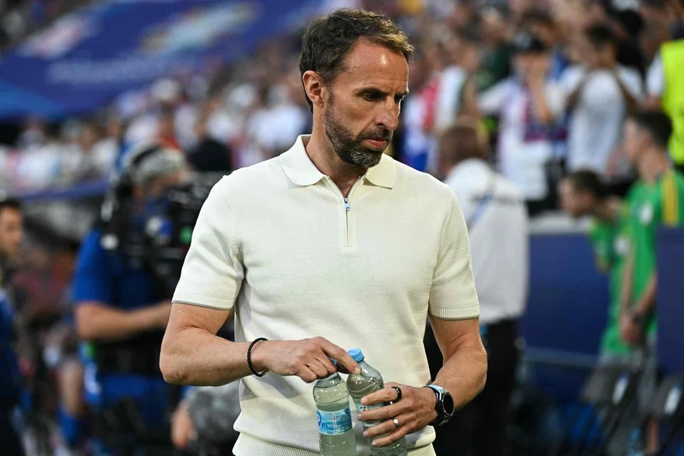 Menjelang perlawanan kalah mati menentang Slovakia, jurulatih England, Gareth Southgate, berdepan tekanan hebat untuk pastikan kemenangan. 