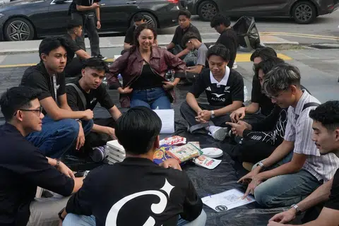 Sesi penglibatan dan dialog belia diadakan secara santai dan ala berkelah, untuk memastikan belia rasa selamat dan selesa untuk berkongsi pandangan mereka. 