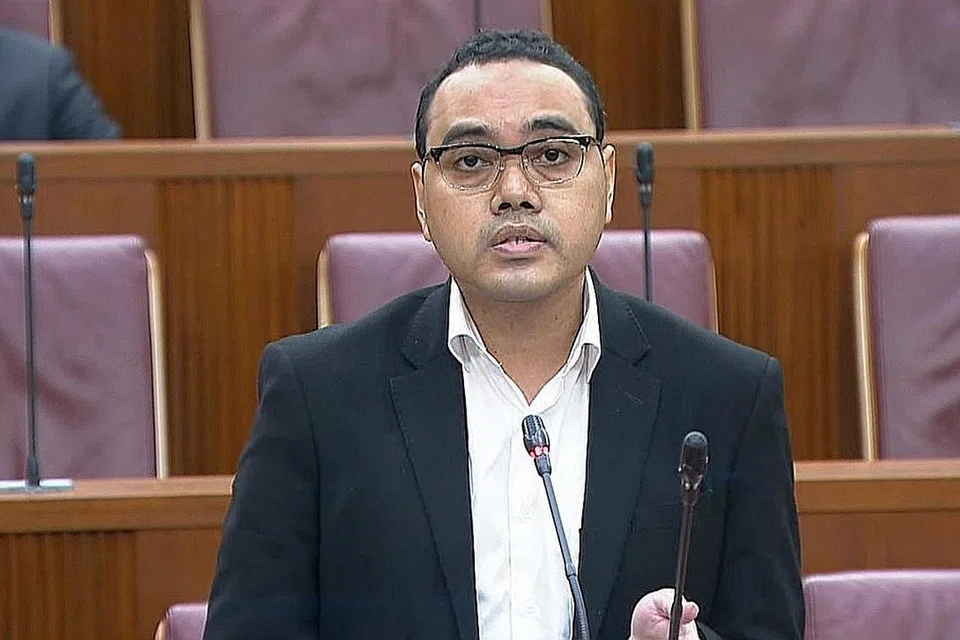"Secara berasingan, apakah rasional mengehadkan seksyen 354(2) kepada mangsa di bawah usia 14 tahun, dan kanak-kanak seperti bawah definisi Akta Kanak-kanak dan Orang Muda (CYPA)? Kenapa tidak liputi semua budak bawah umur 16 tahun? Ini akan menjadi konsisten dengan kesalahan antun seksual atau eksploitasi seksual.'' - Encik Zhulkarnain Abdul Rahim (GRC Chua Chu Kang)