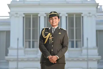 Bekas jururawat di Hospital Ng Teng Fong yang kini pakar perubatan tentera dari Angkatan Bersenjata Singapura (SAF), ME4 Nur Fadilah Jubir, adalah antara 103 Adikung Kehormat (HADC) yang dilantik semasa Upacara Pelantikan dan Majlis Makan Malam ADC di Istana pada 27 Mei.