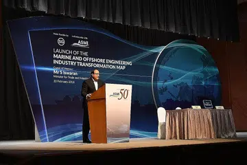 PERTINGKAT INDUSTRI: Encik Iswaran melancarkan ITM M&OE petang semalam bagi merancakkan industri itu. - Foto EDB