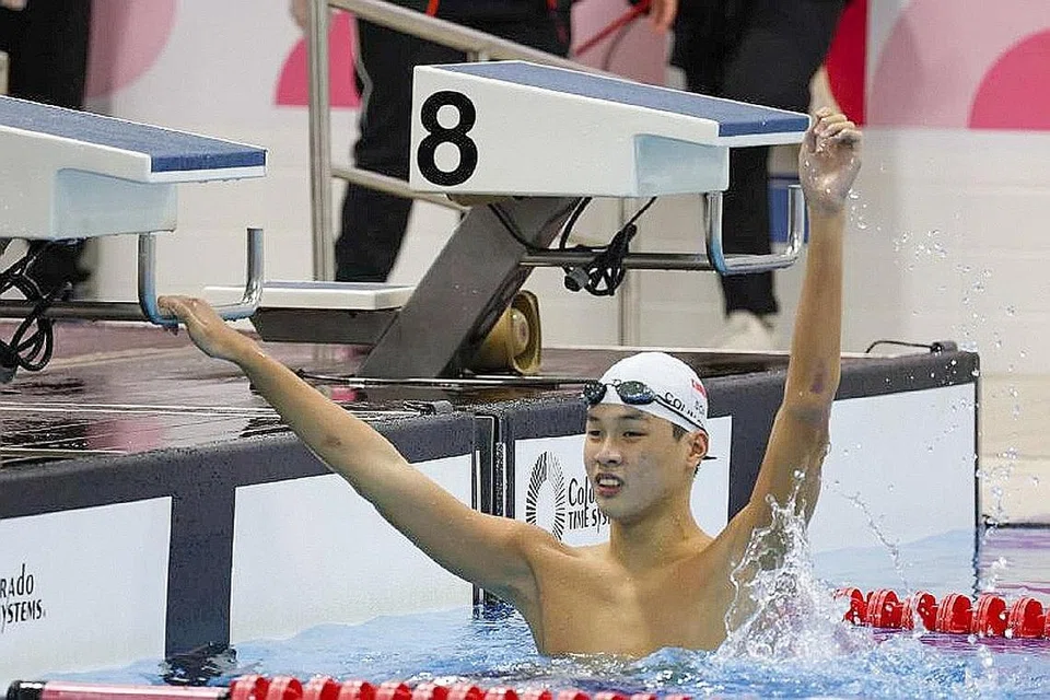PRESTASI CEMERLANG: Persembahan Team Singapore di Sukan Para Belia Asia (AYPG) di Bahrain adalah yang kedua terbaik negara ini di temasya sukan itu. Perenang Colin Soon (atas) menjadi atlet Singapura paling banyak memenangi pingat - emas dalam empat acara. - Foto MAJLIS PARALIMPIK NASIONAL SINGAPURA