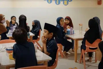 BINA IMAN TEGUH: Lingkungan iman yang positif mampu memberikan  kanak-kanak pendedahan tentang iman mereka dengan cara yang selamat, menyeronokkan dan menarik. 