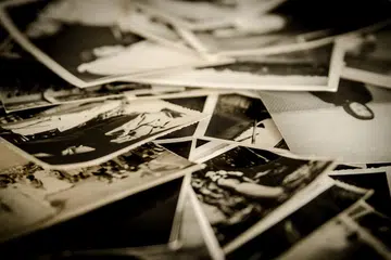 Penggunaan ‘mengimbau kembali’ dan ‘mengimbas kembali’ memori lalu membangkitkan idea atau perasaan yang berbeza jika digunakan.