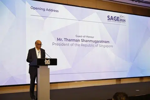 Presiden Tharman Shanmugaratnam berucap semasa Sidang Puncak SCWO bagi Kesaksamaan Jantina di One Farrer Hotel pada 5 September 2024. 