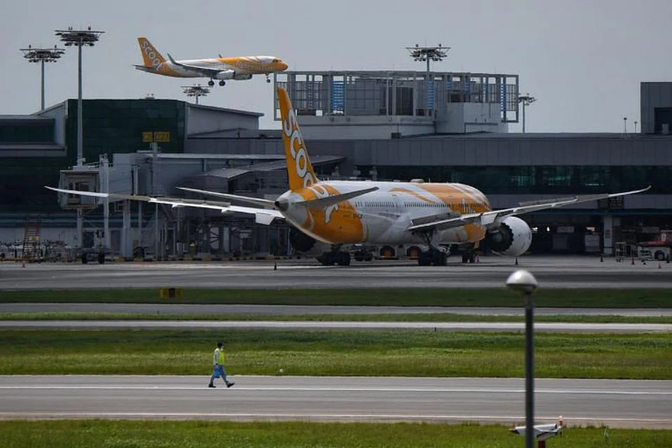 Scoot tidak akan dibenarkan membawa penumpang dari Singapura ke Hong Kong antara 16 dengan 29 April. - Foto KUA CHEE SIONG
