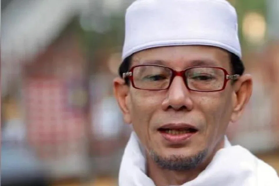 SEDIH PEMERGIAN RAKAN SEPERJUANGAN : Azhar Sulaiman bertemu arwah Badrul ketika bergandingan dalam drama Bintang dan kelihatan sihat.