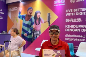 Encik Nor Md Sani, 68 tahun, yang pernah bertugas sebagai jurutera mekanikal, menyertai bengkel, ‘Learn Digital Workshops For Seniors’, dalam usaha mendalami ilmunya dalam kecerdasan buatan (AI).