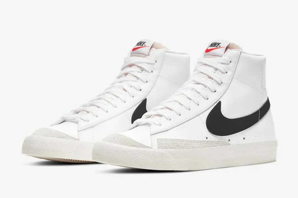 Untuk gaya ‘sporty’ yang klasik, Blazer Mid ‘77 Vintage, menawarkan siluet yang menonjol dengan tapak kuat yang direka bagi memberikan sokongan sempurna pada tapak kaki, menjadikannya pilihan popular dalam kalangan pengguna di gimnasium dan peminat fesyen.