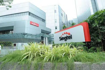 Pada Isnin (5 Dis), beberapa netizen berkata di laman Facebook Singtel mereka masih menghadapi masalah mendapatkan sambungan, walaupun syarikat telekomunikasi itu berkata perkhidmatan dipulihkan sepenuhnya pada 8.25 pagi Ahad.