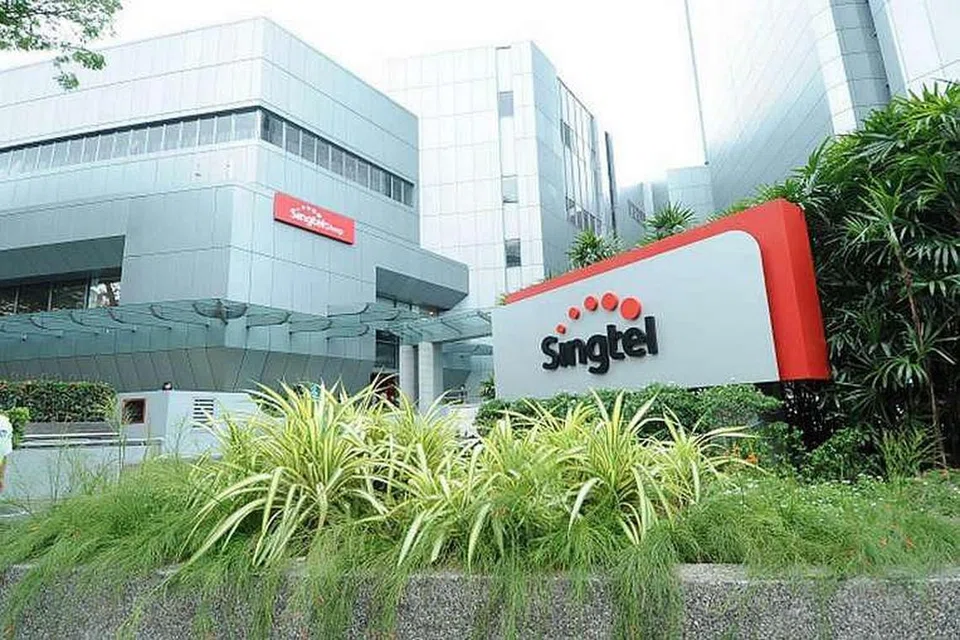 Pada Isnin (5 Dis), beberapa netizen berkata di laman Facebook Singtel mereka masih menghadapi masalah mendapatkan sambungan, walaupun syarikat telekomunikasi itu berkata perkhidmatan dipulihkan sepenuhnya pada 8.25 pagi Ahad.