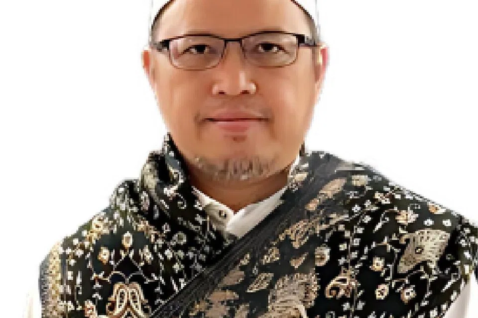 Penulis, Ustaz Ahmad Shamsuddin Ahmad.