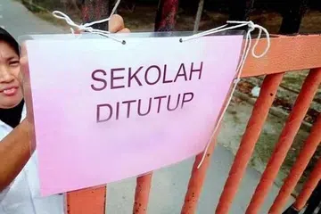 Sekolah Johor ditutup hingga 23 Oktober, pelajar Tingkatan 5 dan 6 dibenar belajar bersemuka. Keputusan tersebut turut mengambil kira risiko pergerakan angin berterusan dari Kalimantan ke arah utara serta unjuran cuaca bagi tiga hingga empat hari berikutnya.