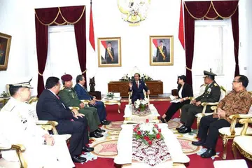 Presiden Joko Widodo menghadiri mesyuarat di Jakarta dengan para menteri luar dan ketua angkatan tentera dari Indonesia, Malaysia dan Filipina. 